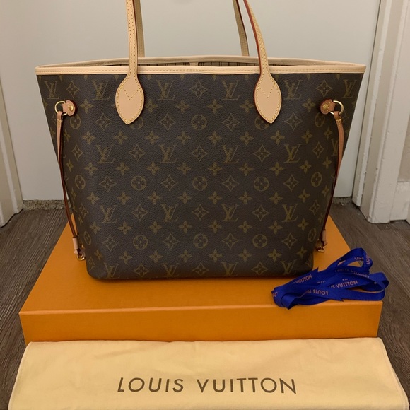 Louis Vuitton Handbags - Louis Vuitton Neverfull MM